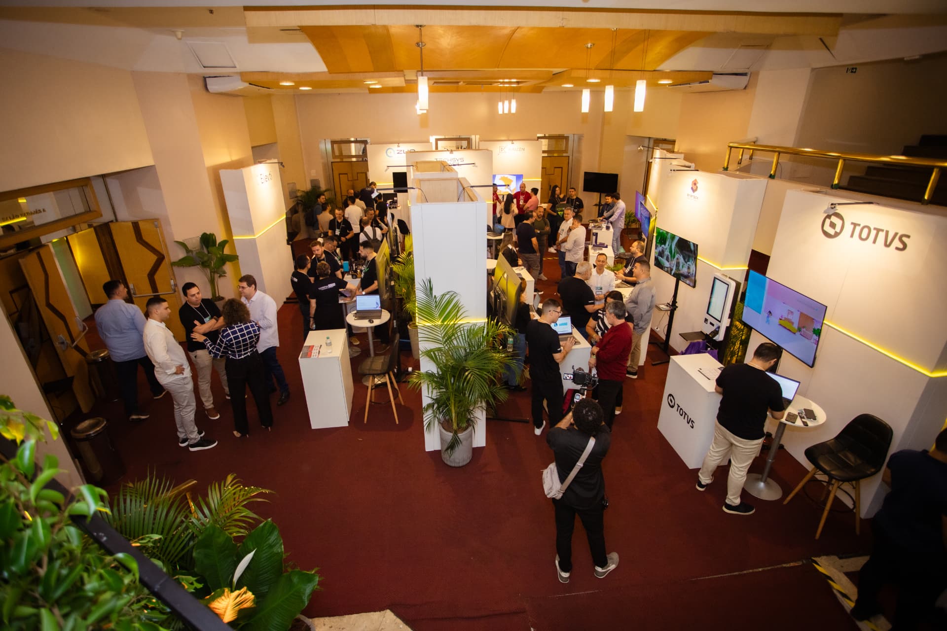 Área de exposição em uma edição anterior do Fórum TINE